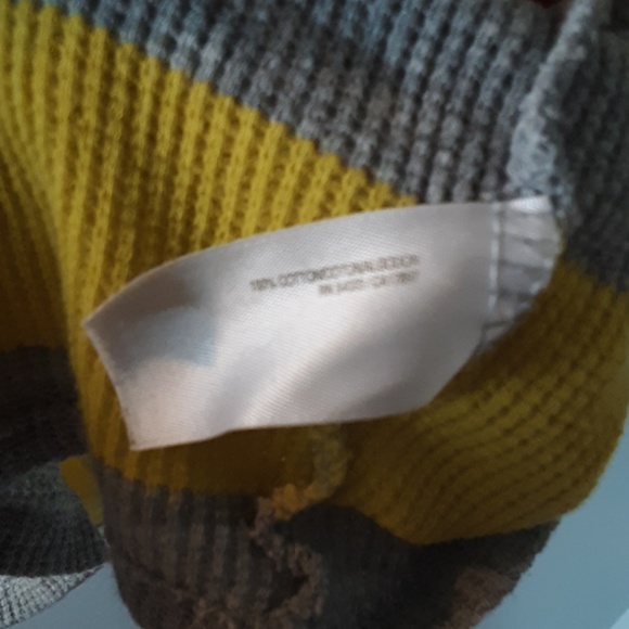 Old Navy pullover - Picture 3 of 4